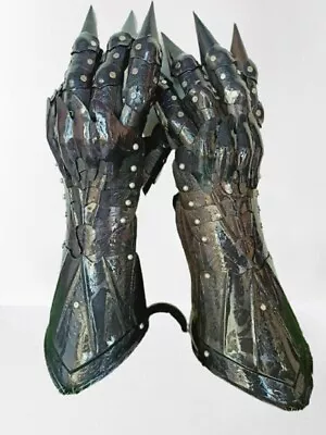  Gothic Crusade: Pair Of Metal Armor Gauntlets With Crusader Accents  • $140