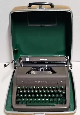 VINTAGE 1953 Royal Quiet Deluxe Typewriter With Tweed Hard Carrying Case • $74.99