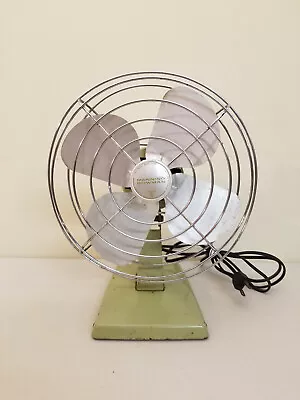 Vintage Manning Bowman 8  Desk Fan Avocado Green NICE! • $29.99