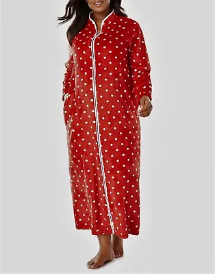 Dreams & Co. Plus Size Classic Red Dots Microfleece Robe Size 1X(22/24)  • $38.99