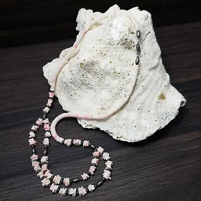 Vintage Graduated White/Pink Hawaiian Puka Shell Style 2 Strand Beaded Necklace • $21.88