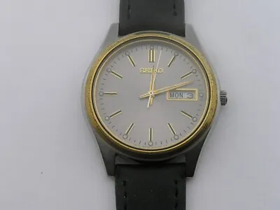 Vintage Seiko Mens Watch Gold Bezel Silver Dial Day/Date 7N43-9041 • $30