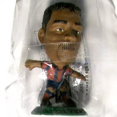 Corinthian Microstars BARCELONA Home KLUIVERT MC021 GREEN BASE - UK Series 2 • £1.49