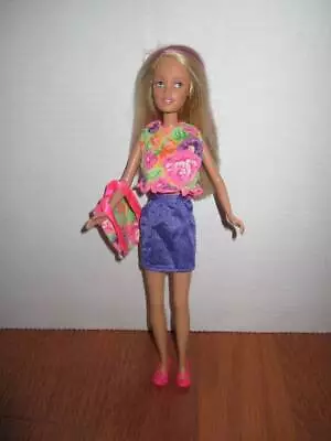 Vintage 1995 Barbie's Sister Teen Skipper Doll Pink Streaked Hair • $10