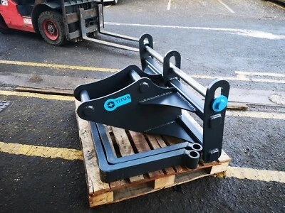 £950 • Buy 13 Ton Excavator Digger Floating Bar Type Pallet Forks 