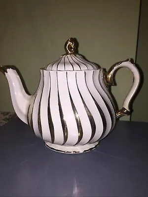 Vintage John Sadler England #2737 Gold/ivory Teapot • £9.99