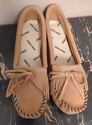 Minnetonka Women's Kilty Softsole Moccasins Taupe Suede 107T - Size 6.5 • $39.99