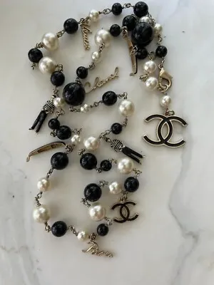 CHANEL Vintage Charm Necklace Black & White Pearls Paris Venice Coco • $1595