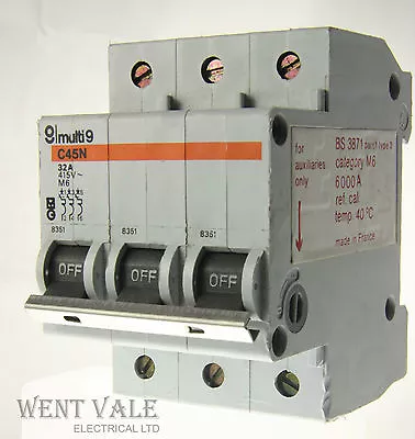 £25.23 • Buy Merlin Gerin - Multi 9 - C45N2332 - 8351 - C45N - 32a Type 2 Triple Pole MCB