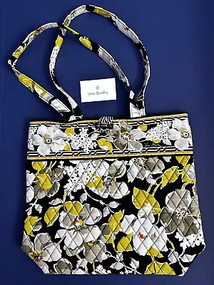 Vera Bradley   Dogwood Holiday Tote   Quilted  Shoulder Bag W/ Toggle        NEW • $29.95