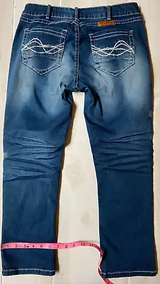 COWGIRL TUFF Sunday Crop Denim Jeans Size 28 Women's • $15