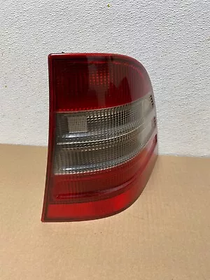 1998 To 2001 Mercedes ML320 ML-Class Right Passenger Rh Tail Light 6430N DG1 • $37.50