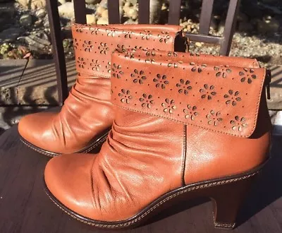 J 41 Woman's Ankle Boot Zip Up  Brown Leather Size 6.5 • $21