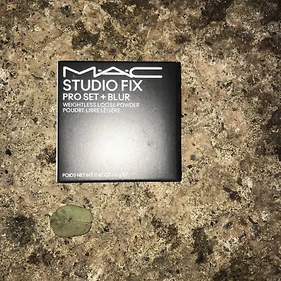 MAC Studio Fix Pro Set + Blur Weightless Loose Powder • £22