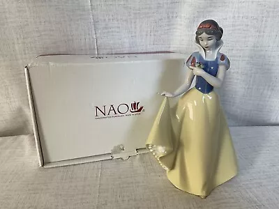 Disney Nao By Lladro Snow White Handcrafted Porcelain Made In Spain Figurine  • $89.95