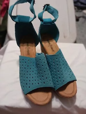 Minnetonka Womens Bell Wedge Sandal Turquoise  Suede Size 8 • $9.99