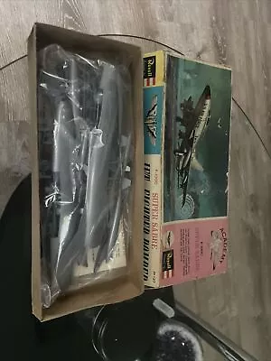 Vtg 1962 Revell F-100C SUPER SABRE Jet Fighter Aircraft 1/70 Model Kit H-127:80 • $0.99