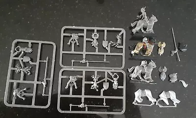 Bretonnian Knights Of The Realm Warhammer OOP Miniatures  • £9.99