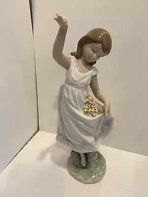 $110 • Buy Vintage Lladro #6580  Garden Dance Figurine