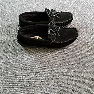  Minnetonka Moccasin Womens Size 8 Black Slip On Shoes • £24.28