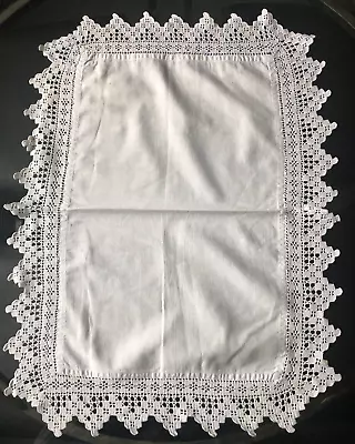 VINTAGE White Lace Crochet Edge Centrepiece Tablecloth Linen 22X17in • £11.79