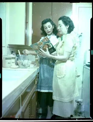 Gail Russell Rare At Home Photo Shoot Cooking Vintage 5x4 Color Inter Negative • £96.50