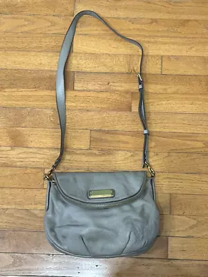 ~~ Marc Jacobs Classic Q Natasha Cement Gray Medium Size Crossbody Handbag Purse • $59.99