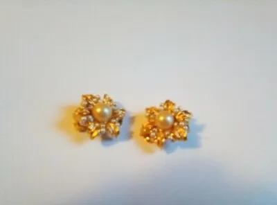 $29 • Buy RARE On EBay! Kenneth Jay Lane Gold Tone And Pearl Clip On Earrings