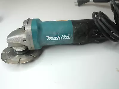 Makita 9557PB 120V 114mm Angle Grinder • $49.99