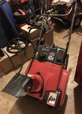 $150 • Buy Honda HS521 Snow Blower