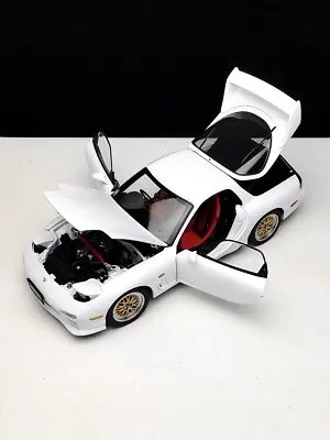 Brand New 1:18 AutoArt Mazda RX7 White • $733.33