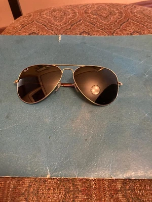 $75 • Buy Ray-Ban Gold Brown Aviator Classic 62mm Sunglasses Unisex