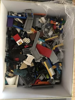 Lego Mixed Lot 2kgBulk With Mini Figurines • $40