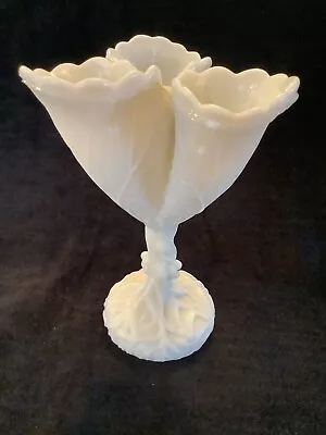 Vintage Milk Glass 3-Lobe Vase. Extremely Rare Grapevine Pattern 7 1/2”. Perfect • $45