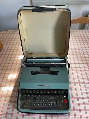 Olivetti Lettera 32 Manual Typewriter With Case MINT - Made In Barcelona Spain • $199