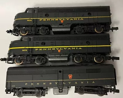 Lot Of 2 LifeLike N Scale F7A PRR Diesel Locomotives No. 9674 & FB2 Dummy • $115