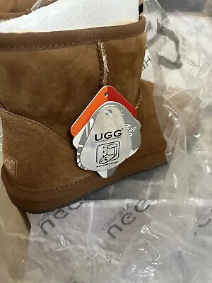 Genuine UGG Boot Mini Classic  Size 6 • £130