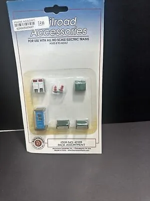 Vintage Ho Scale Bachmann No. 42209 Park Benchtelephone Boothpost Office • $13.49