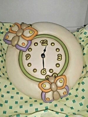 Orologio Da Parete THUN Country Con Coccinella Portafortuna | Ceramica Decorata A Mano | 22x23 Cm