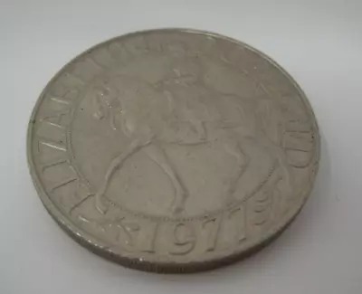 1977 Queen Elizabeth Ll - Silver Jubilee Commemorative £5 Five Pound Coin • £9.99