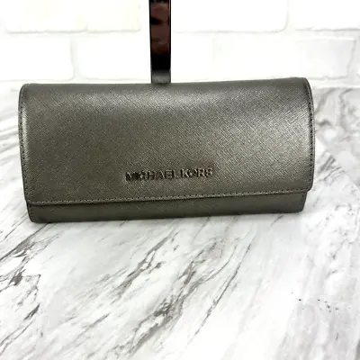 Michael Kors Jet Set Travel Carryall Flap Wallet Leather Nickel • $50