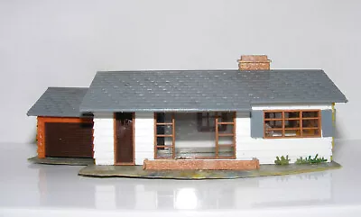 HO GAUGE PLASTIC MODEL_02192 FALLER DETACHED BUNGALOW Or COTTAGE WITH GARAGE • £14.99