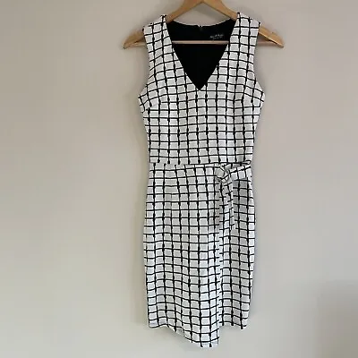 Miss Selfridge Size 8 Black/white Square V Neck Sleeveless Knee Length Dress • $8.08