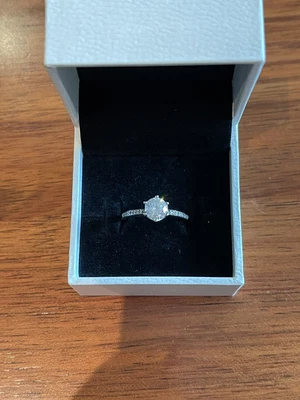 $35 • Buy Pandora Sparkling Crown Ring Size 54
