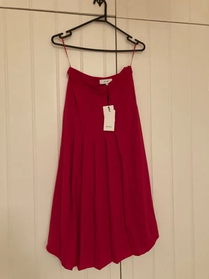 £40 • Buy Beautiful Brand New Reiss Cleona-box Pleat Skirt With Labels RRP £145