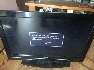 £50 • Buy Toshiba TV 32bv500b Toshiba To Sell
