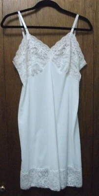 $14.99 • Buy Vintage Van Raalte Full Slip White Satin Size 36 S Lace Trim Rear Slit USA Made