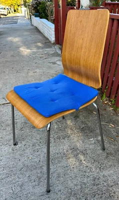 $60 • Buy 6 Dining Room Chairs, Scandinavian Style, With Cushions