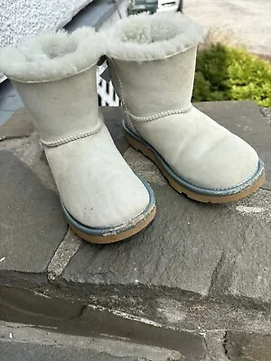 UGG Kids 1 Classic Short Boots Girls Light Gray • $13