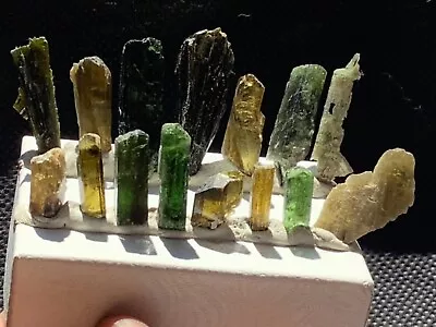 G84 25g X15pc Green Diopside + Yellow Epidot Crystals Skardu LOt • $19.99